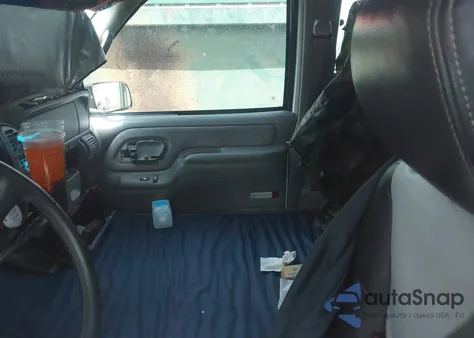 1998 Chevrolet Gmt-400 C1500 z USA, uszkodzony, nr VIN 2GCEC19M5W1270556